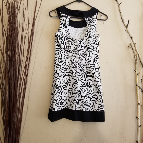 Dress - Picture 2 of 5